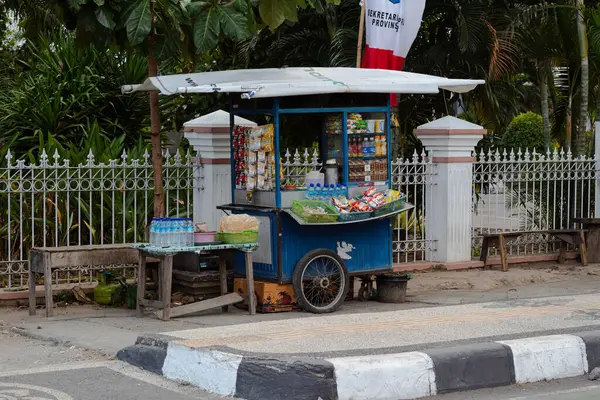 Endonezya Yol Kenarı Büfesi - Sokak Tezgâhtarı Atıştırmalık ve İçecekler