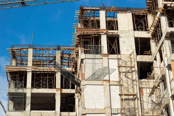 Gelişmekte Olan Yüksek Katlı İnşaat - Kentsel Kalkınma ve Modern Mimarlık