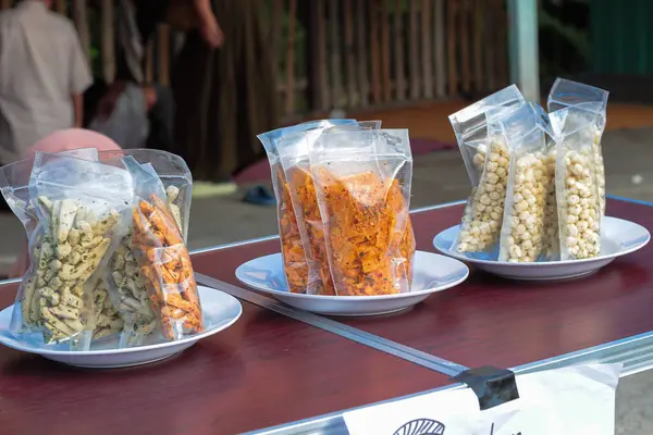 Sal için Çeşitli Paketli Atıştırmalıklar