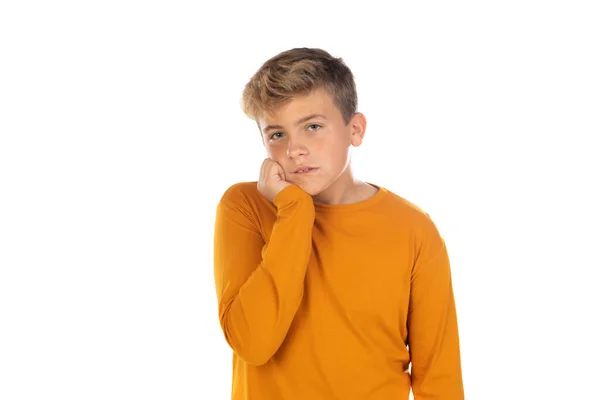 Ξανθός Έφηβος Αγόρι Κίτρινο Μπλουζάκι Απομονωμένο Λευκό Φόντο Royalty Free Εικόνες Αρχείου