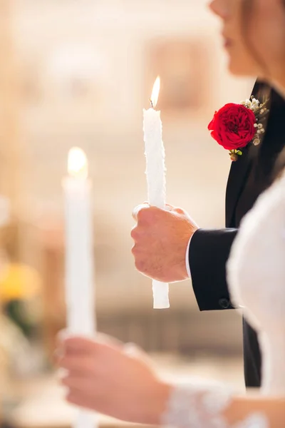 Newlyweds Holds Hands Burning Candles Church — Stock Photo, Image