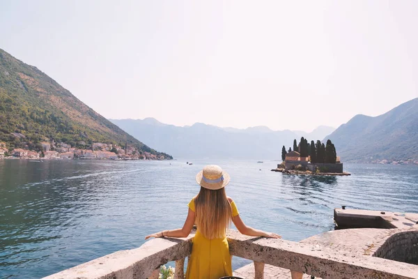 Woman Yellow Dress Enjoying View Bay Montenegro — Stock Photo, Image