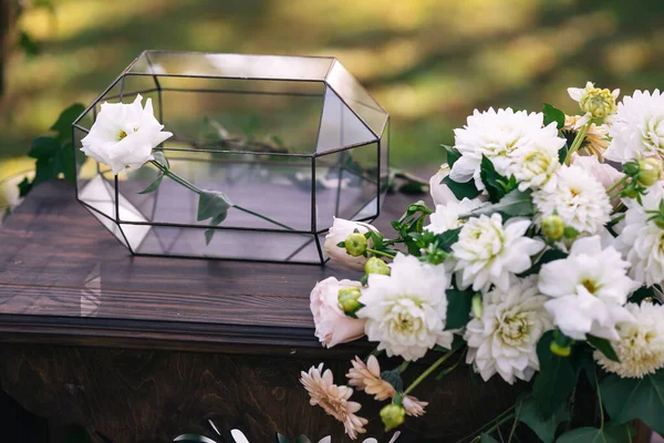 Glass Box Standing Table Wedding Ceremony — Stock Photo, Image