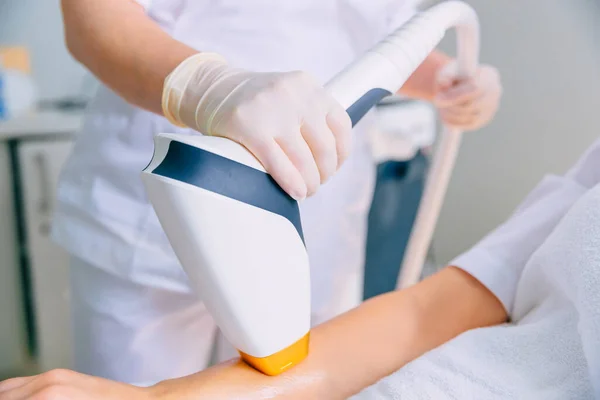 Woman Undergoing Professional Laser Hair Removal Procedure — Stock Photo, Image