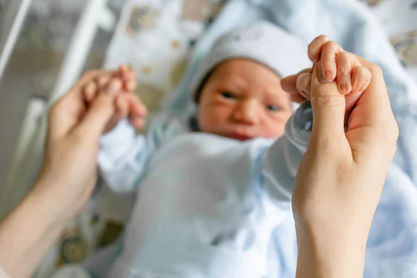 Adorable Newborn Child Looking Mother Holding Her Hands Love Innocence — Stock Photo, Image