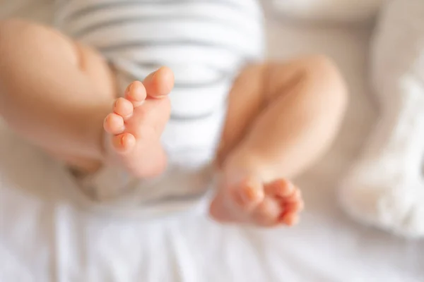 Tiny Foot Newborn Baby Soft Feet New Born White Blanket — Stock Photo, Image