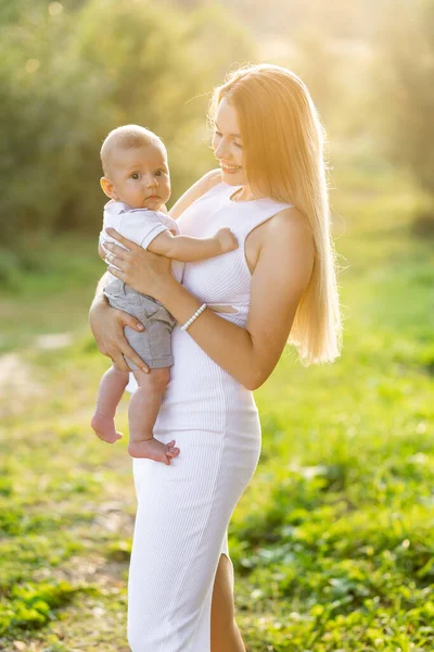 Cute Baby Mommy Hugging Summer Garden Happy Family Mom Son — Stock Photo, Image