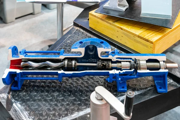 İlerleyen oyuk içindeki detay tek vida pompası gibi bağlantı çubuğu rotor stator transferi için mühürleme sıvı viskoz veya endüstriyel madde üretimi hassas makas