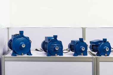 Çeşitli boyutlarda metal yatay tek aşamalı santrifüj pompası elektrik motoru ile su veya su taşımacılığı endüstriyel veya diğer uygulama işleri için