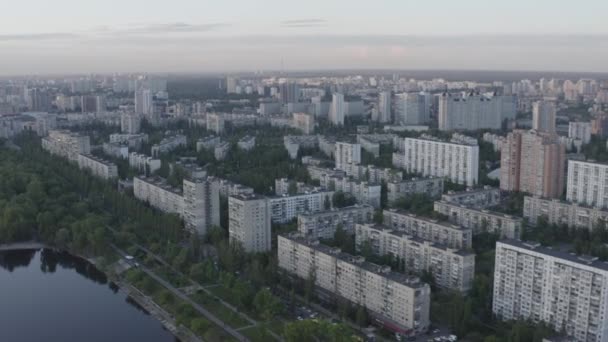 Rusanovskaya堤岸 乌克兰 苏联大楼城市的睡眠区 — 图库视频影像