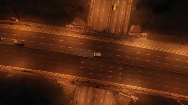 Drone Video. Kiev 'deki Anavatanın Anıtı. Ukrayna. Havadan. Sembol Şehri. 