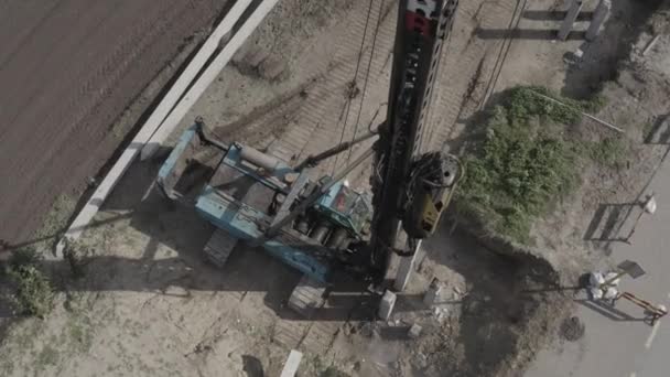 Stapelrijden Machine Rijden Stapels Grond Site Moderne Hydraulische Hefmechanismen Oekraïne — Stockvideo