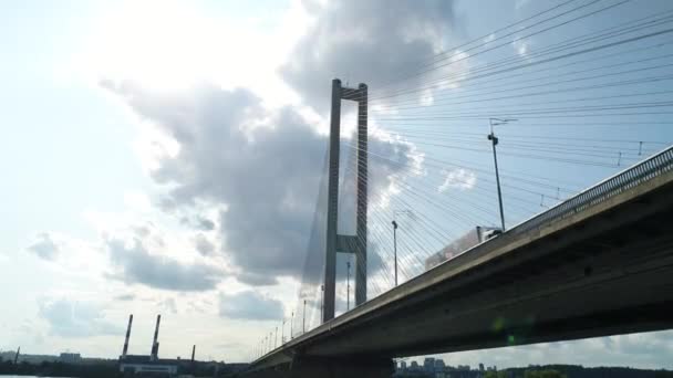 Εναέρια Έρευνα Της Νότιας Γέφυρας Στο Κίεβο Μέσω Του Δνείπερου — Αρχείο Βίντεο