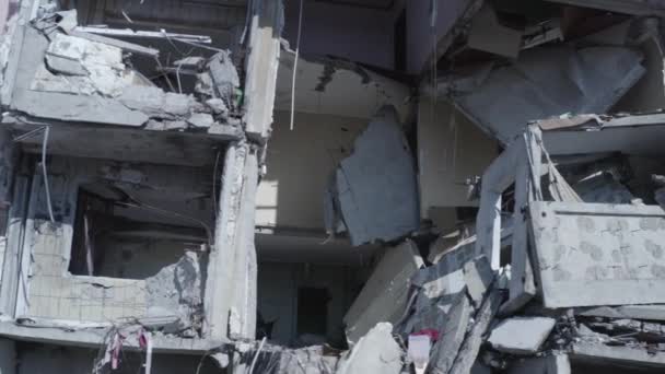 房屋被毁 被炮击和俄军的袭击所损坏 乌克兰战争造成的破坏 倒塌的建筑 Mariupol 空中业务 — 图库视频影像