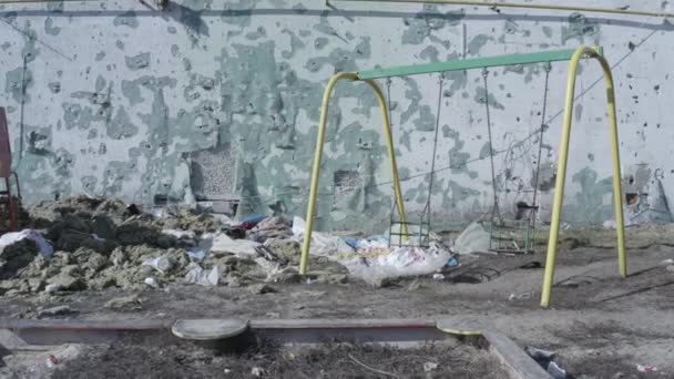 房屋被毁 被炮击和俄军的袭击所损坏 乌克兰战争造成的破坏 倒塌的建筑 Bakhmut 空中业务 — 图库视频影像