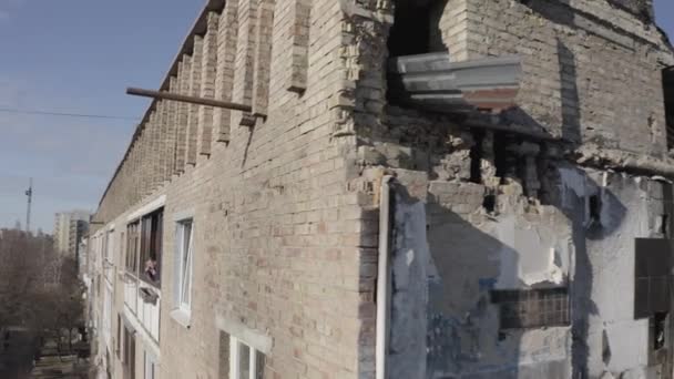 Edificio Residencial Dañado Ciudad Hostomel Región Kiev Durante Los Combates — Vídeos de Stock