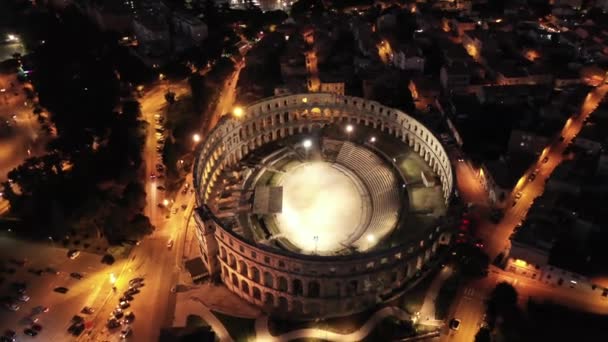 Hırvatistan Pula Kentinde Amfitiyatro Gece Hava Manzarası Pula Nın Tarihi — Stok video