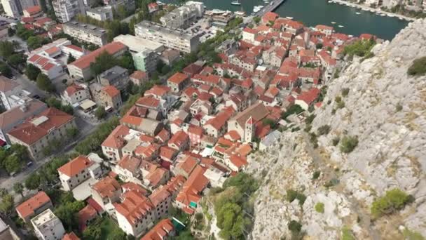 Παλιές Πόλεις Της Κροατίας Καλοκαιρινές Διακοπές Γιαχτιγκ Ποταμός Σετίνα Διασχίζει — Αρχείο Βίντεο