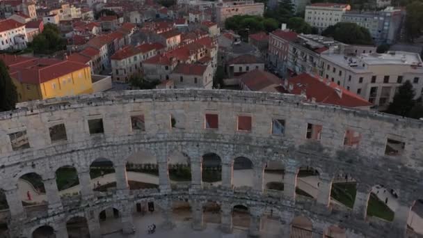 克罗地亚普拉的圆形剧场 晚上的空中观景 普拉的历史中心 罗马竞技场的废墟 — 图库视频影像