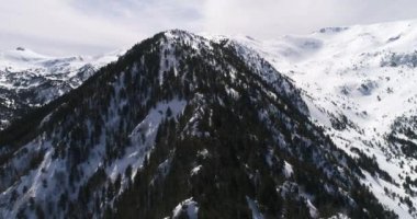 Andorra dağlarının hava manzarası, Funicamp d 'Encamp, Andorra la vella, Andorra la vieja, İspanya