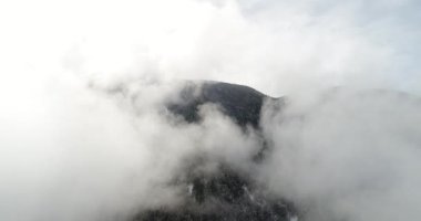 Andorra dağlarının hava manzarası, Funicamp d 'Encamp, Andorra la vella, Andorra la vieja, İspanya