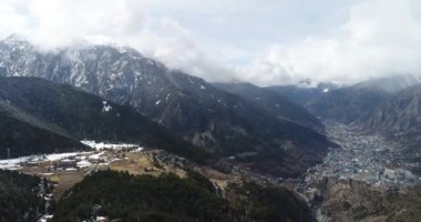 Andorra dağlarının hava manzarası, Funicamp d 'Encamp, Andorra la vella, Andorra la vieja, İspanya