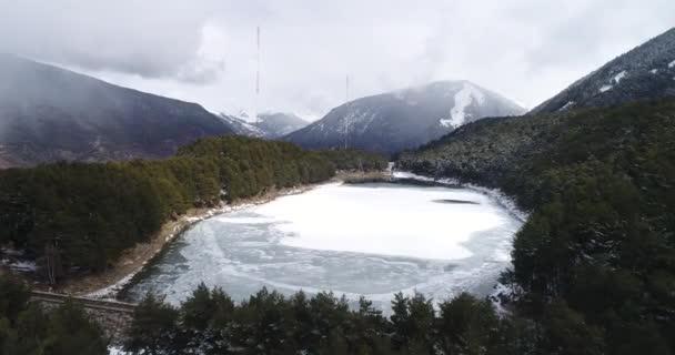Paisaje Aéreo Del Lago Engolasters Andorra — Vídeo de stock