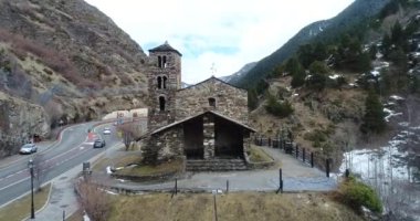Aziz Joan de Caselles Kilisesi. Andorra. Kış. Havadan. 