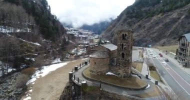 Aziz Joan de Caselles Kilisesi. Andorra. Kış. Havadan. 