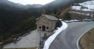 Santuario de Canlich Kilisesi. Andorra. Havadan. Kış. 