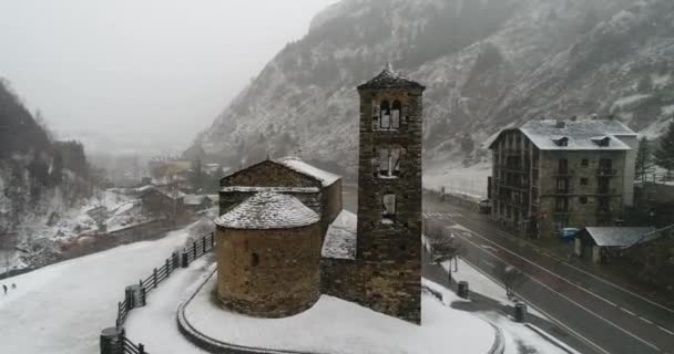 Aziz Joan Caselles Kilisesi Andorra Kış Havadan — Stok video