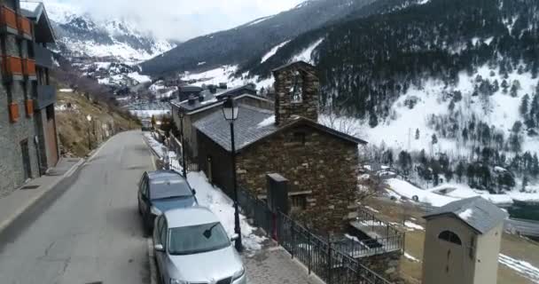 Sant Jaume Ransol Kilisesi Kış Havadan Andorra — Stok video