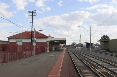 SHEPPARTON, AUSTRALYA - 4 Nisan 2023: Shepparton tren istasyonu, Tocumwal hattında, Ocak 1880 'de açıldı.