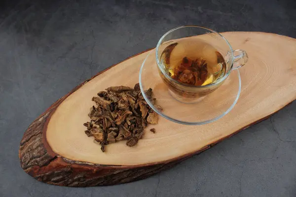 Dried and roasted Jerusalem artichoke and tea
