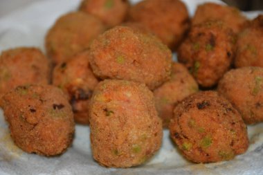Sicilya 'dan gelen pirinç yemeğiyle geleneksel İtalyan arancini.