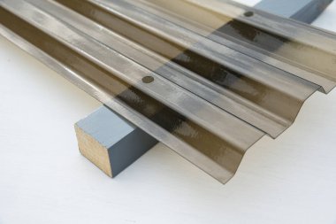 Çatıda polikarbonat plastik trapez