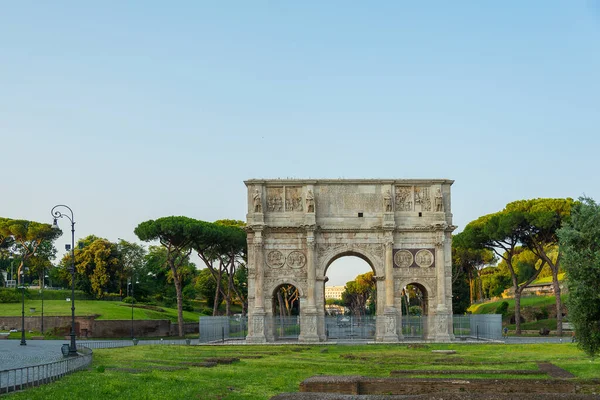Ранок Арка Константина Римі — стокове фото