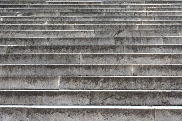ローマの古い古代の大理石の階段 — ストック写真