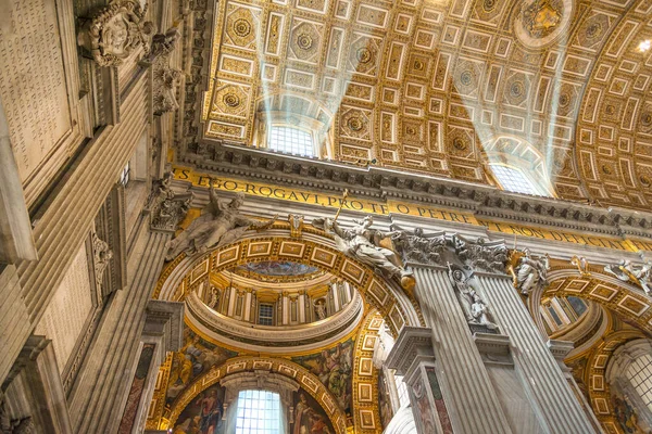 Ρώμη Ιταλία Ιουνίου 2023 Μέσα Στη Βασιλική Του Αγίου Πέτρου Royalty Free Εικόνες Αρχείου