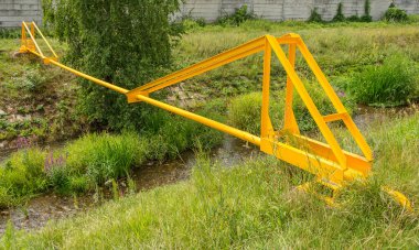 Derenin karşısındaki Doğal Gaz Boru Hattı