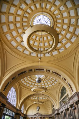 Estacio de franca, Barcelona, tavanın ayrıntıları.