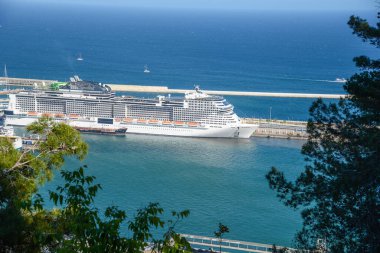 Barcelona Limanı 'nda. Deniz taşımacılığı