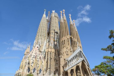 Baslica de la Sagrada Familia-Gaudi Barcelona 'nın en ünlü eserleri.