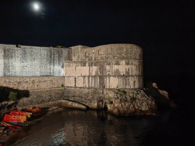 Gece Dubrovnik Eski Şehir Kalesi