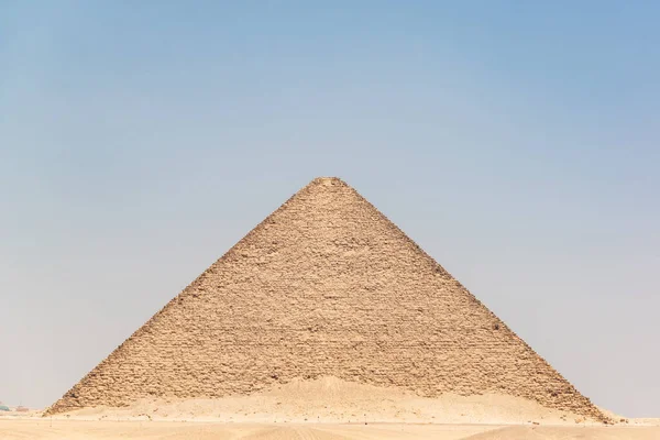Pohled Impozantní Červenou Pyramidu Dahshuru Egyptě První Pravá Pyramida Egyptě Stock Obrázky