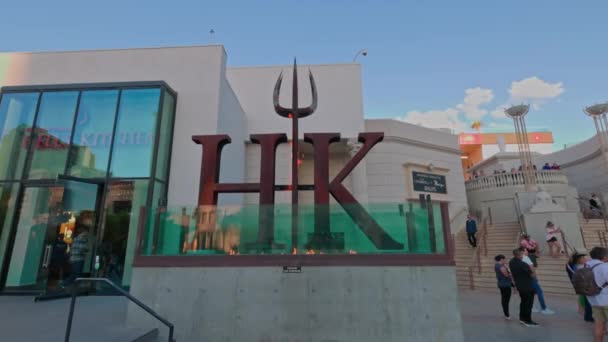 Piękny Ogień Dekoracyjny Logo Hell Kitchen Naprzeciwko Restauracji Las Vegas — Wideo stockowe