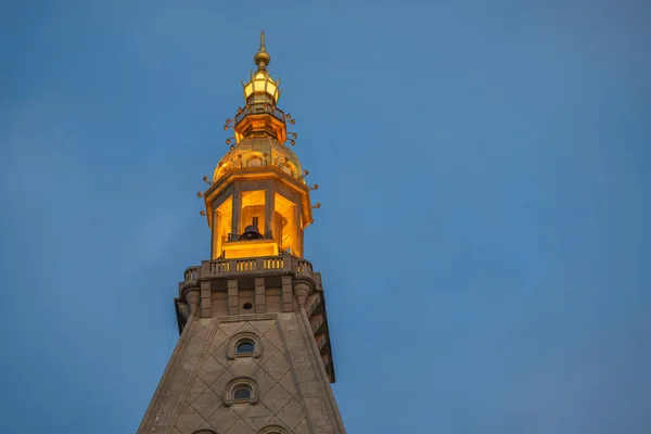 Krásný Zblízka Pohled Vrchol Velké Zvonice Modrém Pozadí Oblohy Usa — Stock fotografie
