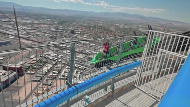 Blick Auf Die Attraktionsfahrt Eisenbahnwaggon Vom Stratosphärenturm Las Vegas Nevada — Stockvideo