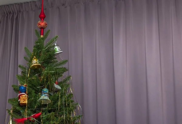 Close Uitzicht Kleurrijke Kerstversieringen Kerstboom Appartement Zweden — Stockfoto