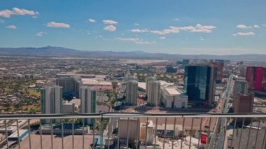 Las Vegas şehir merkezinin Stratosfer kulesinden havadan görünüşü, Las Vegas, Nevada, ABD.